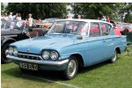1200px-Ford_Classic_four_door_registered_May_1962_1498_cc.jpg